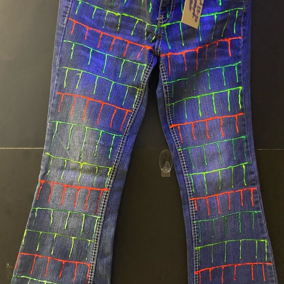 AMETHYST- BOOT CUT GLOW-IN-THE-DARK DESIGNED JEANS - Picture 5 of 5